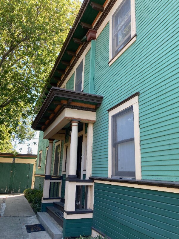 Building Photo - 743 Buchon St