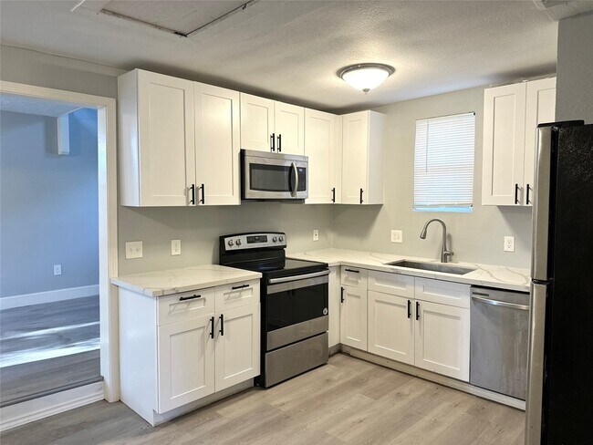 Foto del edificio - 4318 1st St