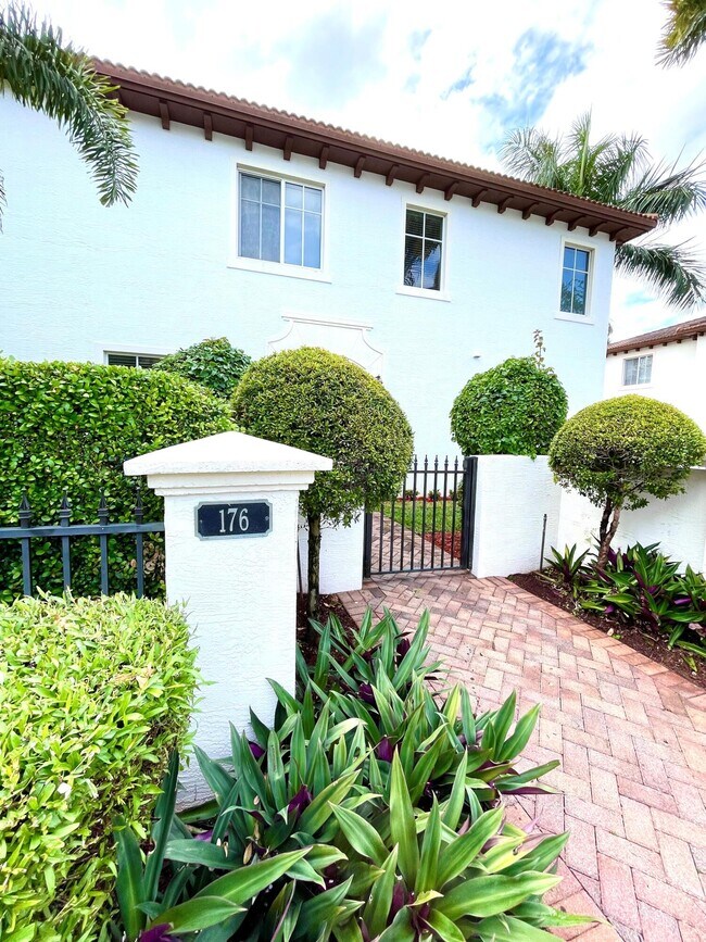 Foto del edificio - 176 NW Emerson Pl