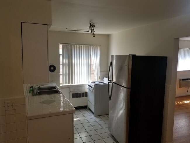 Foto del edificio - 6118 Dryden Ave