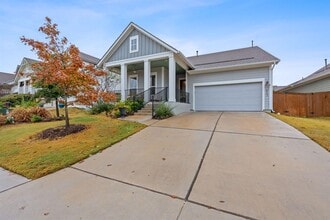 Building Photo - 823 Hazy Hills Loop