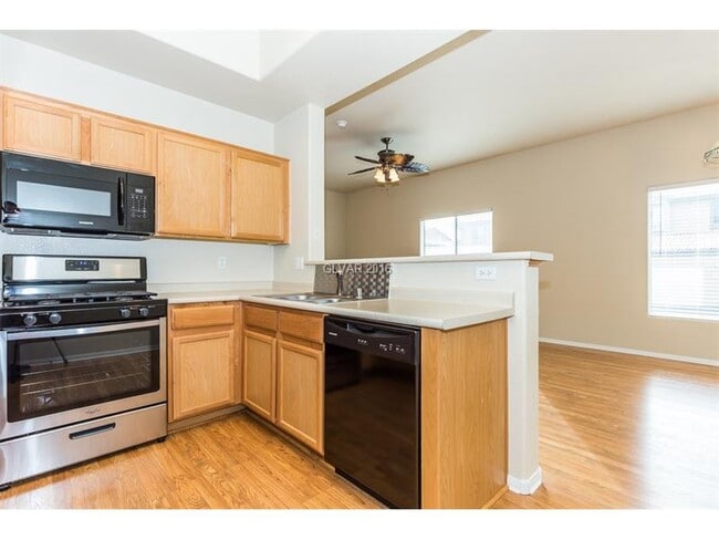 Building Photo - 10650 Calico Mountain Ave