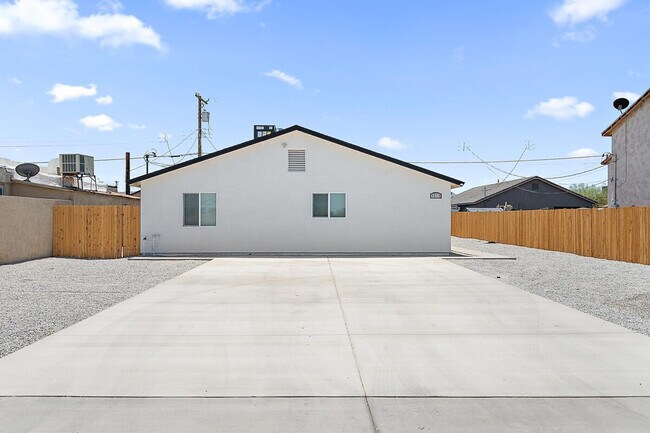 Foto del edificio - 1732 E Elwood St