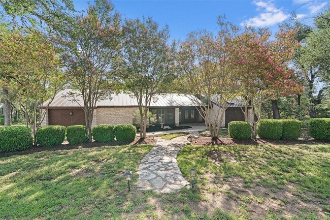 Building Photo - 104 Timpanagos Dr