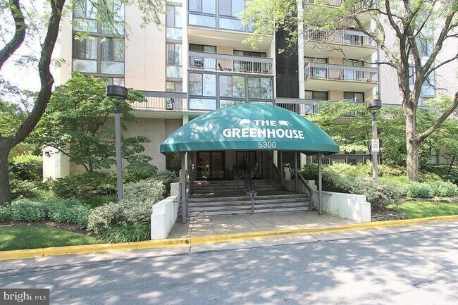 Foto del edificio - 5300 Holmes Run Pkwy