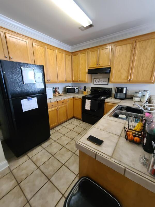 Primary Photo - 14532 Honeysuckle St