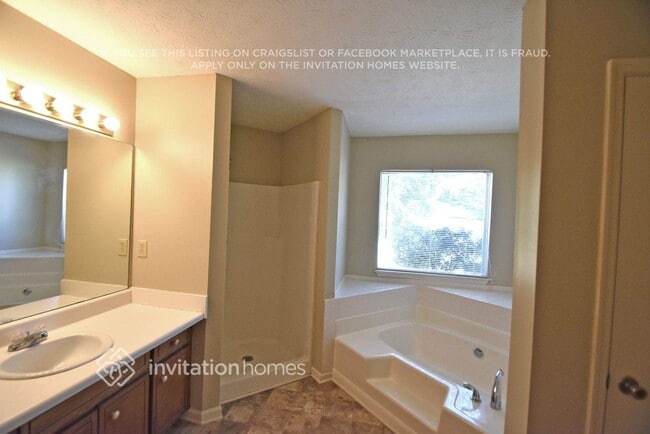 Building Photo - 146 Forest Pl