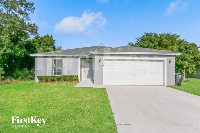 Foto principal - 2326 SW Freeman St