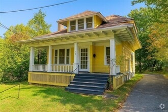 Building Photo - 915 E Colvin St