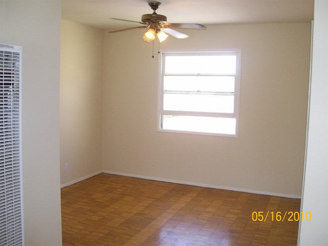 Foto del edificio - 2451 Silver Lake Blvd