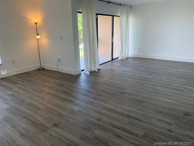Building Photo - 6300 SW 138th Ct