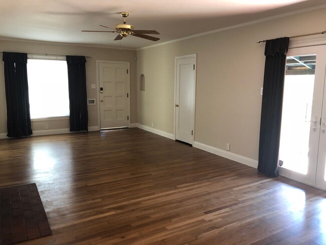 Building Photo - 3 bed / 1 ba house - Yuba City