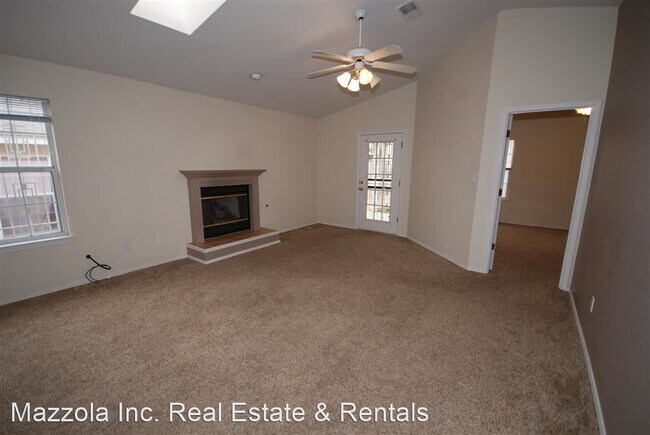 Building Photo - 2 br, 2 bath House - 13121 Neon Ave NE