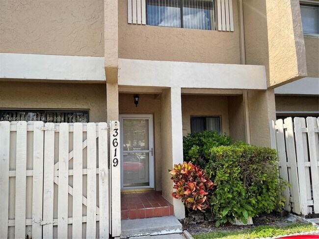 Foto del edificio - 3619 NW 91st Ln