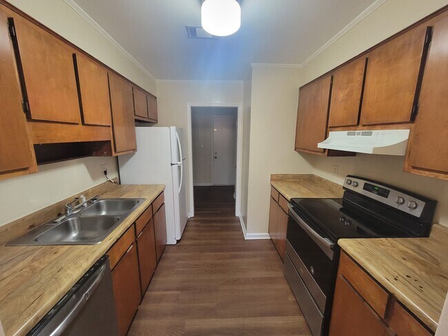 Building Photo - 115 Samarya Ln