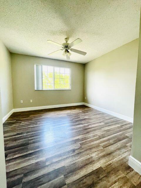 Building Photo - 1400 Crestwood Ct S