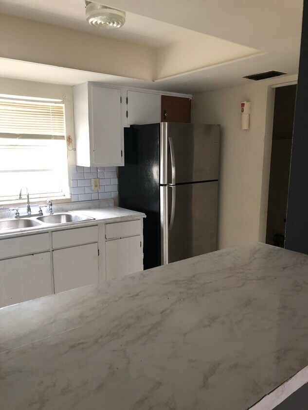 Cocina - 1203 S 33rd St