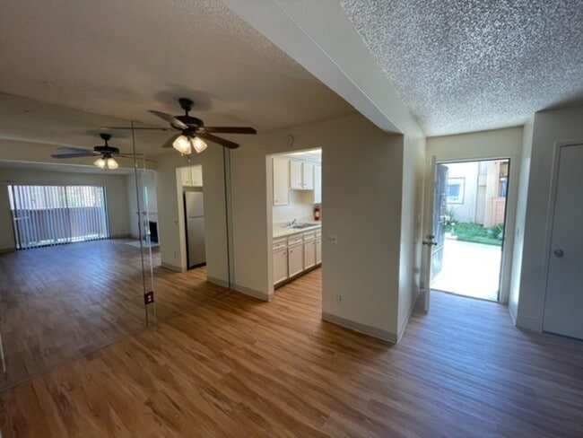 Foto del edificio - 2920 Briarwood Rd