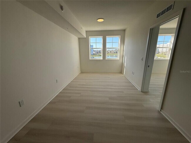 Foto del edificio - 5579 Millennia Park Dr