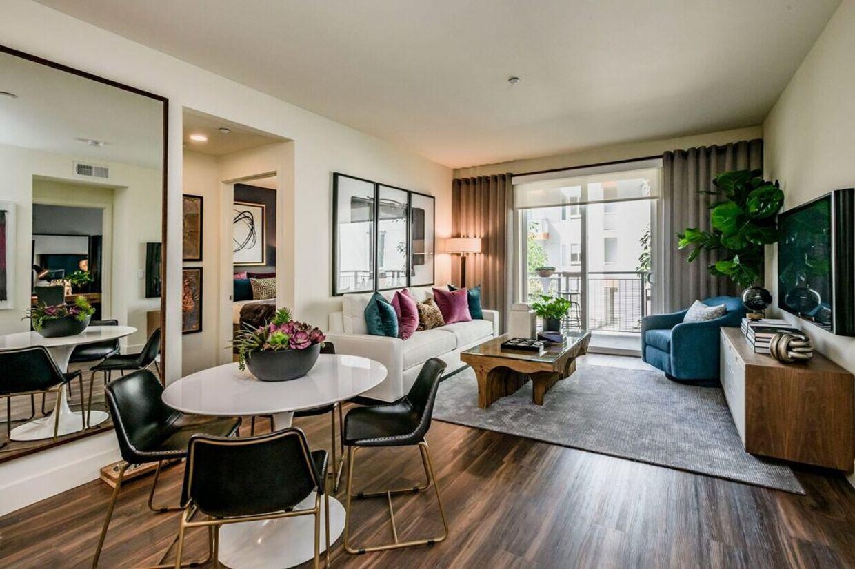 Foto principal - 345 E McKinley Ave