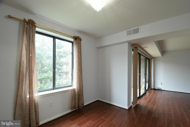 Foto del edificio - 9702 Kingsbridge Dr