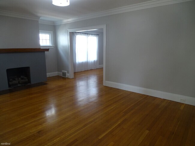 Foto del edificio - 6 br, 3 bath Duplex - 2217 Oakdale Road 2n...