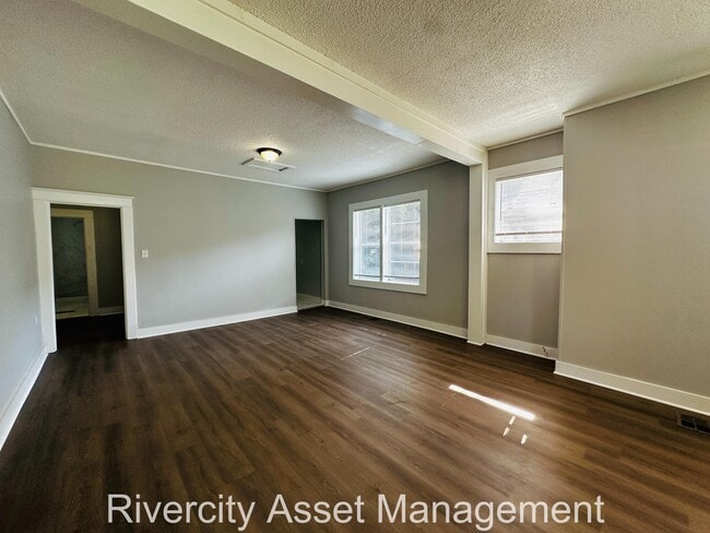 Building Photo - 1428 Snowden Ave