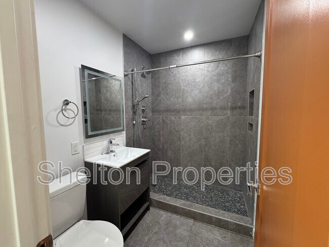 Building Photo - 21 W Tonto St