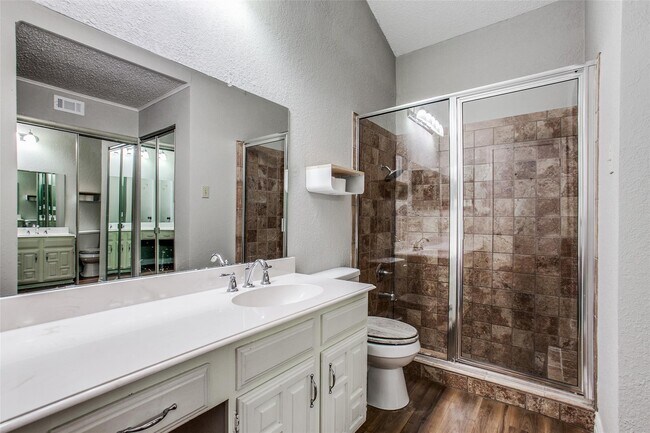 Foto del edificio - 14151 Montfort Dr