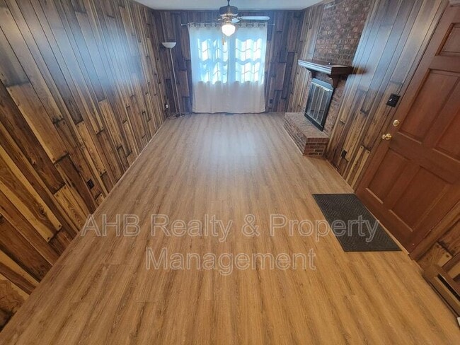 Foto del edificio - 709 Vanderford St