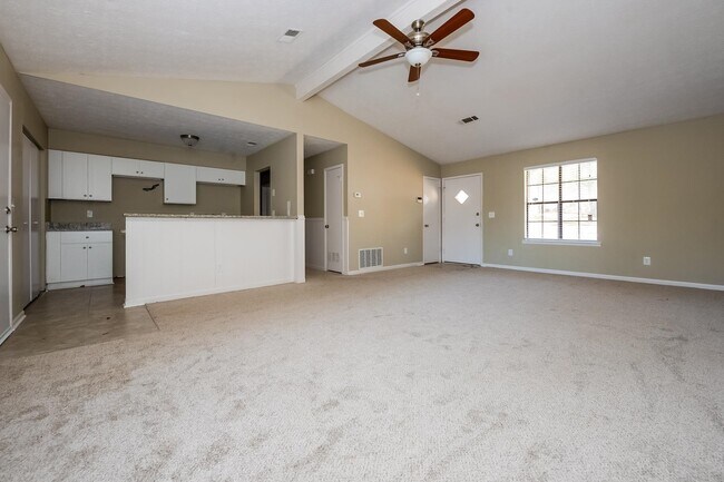 Foto del edificio - 7784 Chase Woods Dr