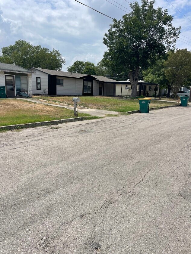 Foto principal - 401 W Lindbergh Blvd