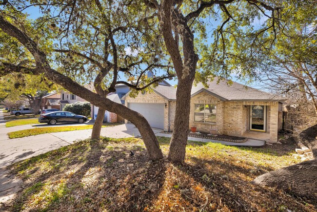 Building Photo - One story rental home in NW San Antonio!