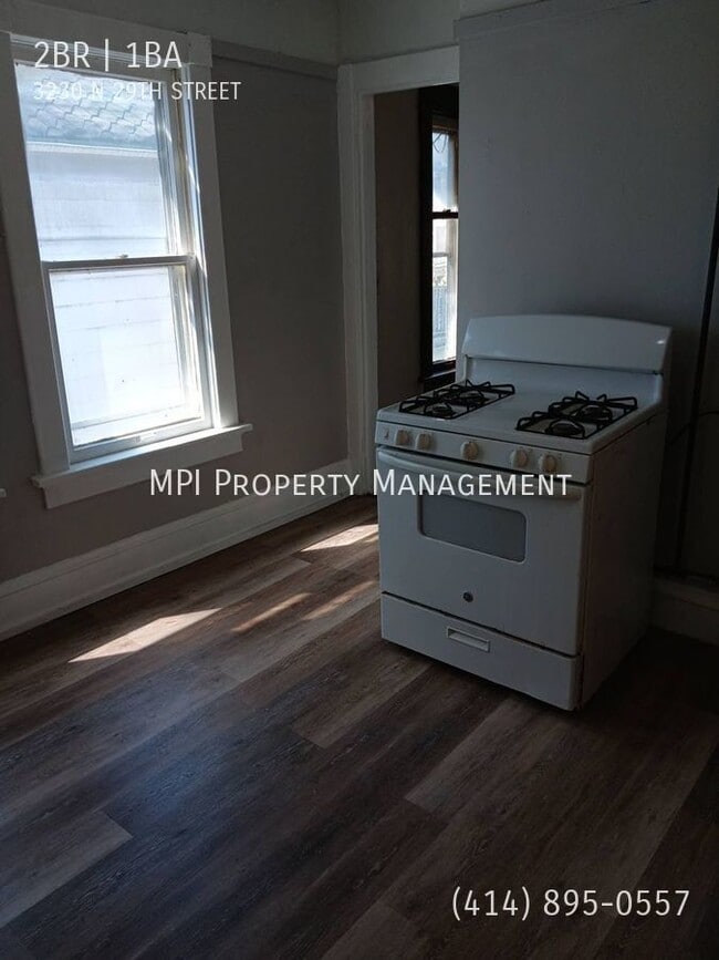 Building Photo - 3230 N 29th St- 2bdrm Upper