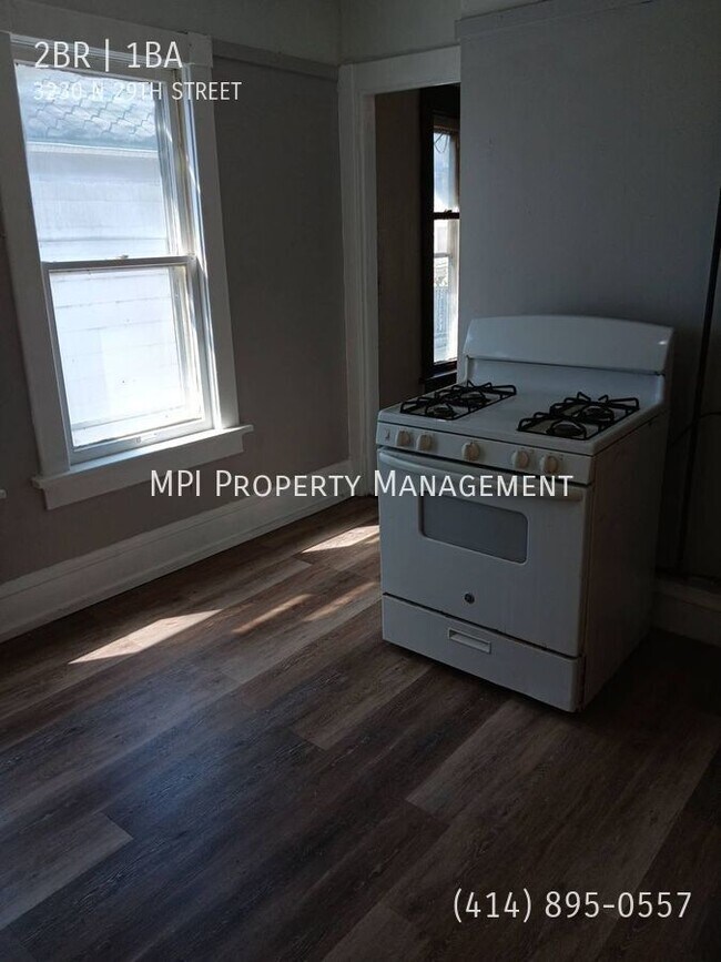 Foto del edificio - 3230 N 29th St- 2bdrm Upper