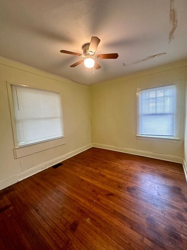 Foto del edificio - 505 Ingleside Dr
