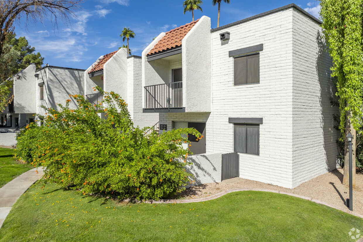 Primary Photo - Fireside East Apartments