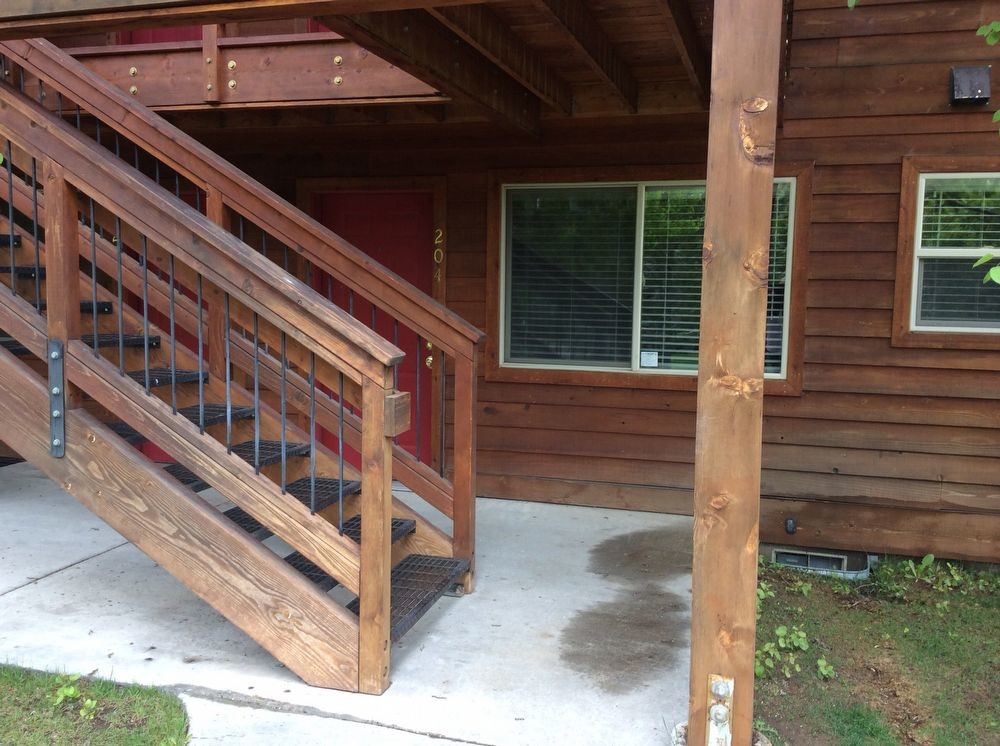 Primary Photo - 220 E Homestead Dr