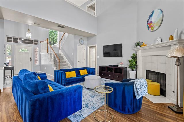 Building Photo - 3317 Cooper Branch E