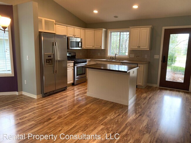 Building Photo - 2 br, 2 bath House - 7387 Rock Canyon Dr. SW