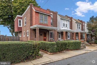 Building Photo - 801 N Scott St