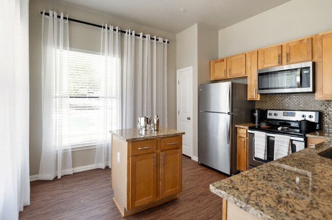 Building Photo - Paseo at Bee Cave