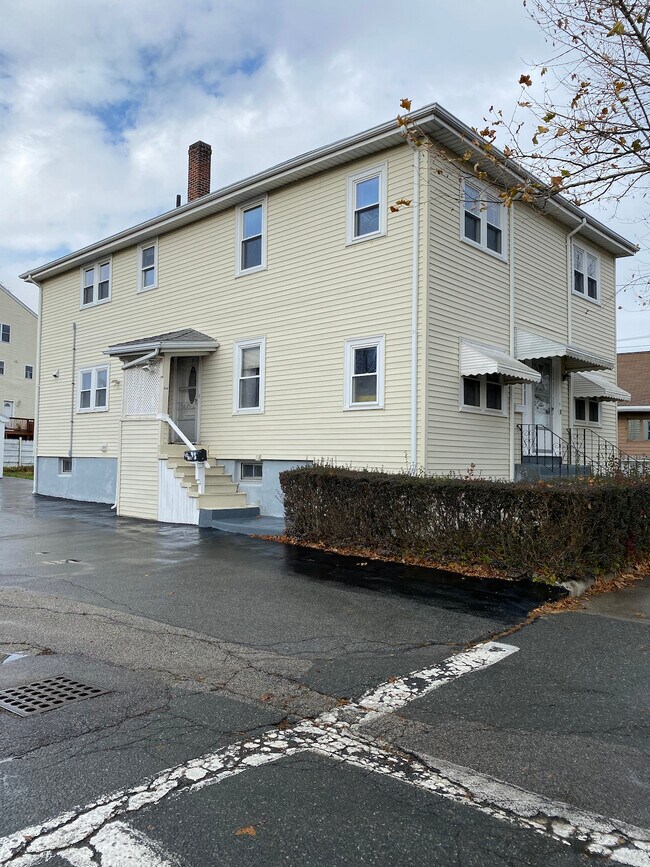 Top Floor 2 Family 1350 sq ft - 40 Chubbuck St