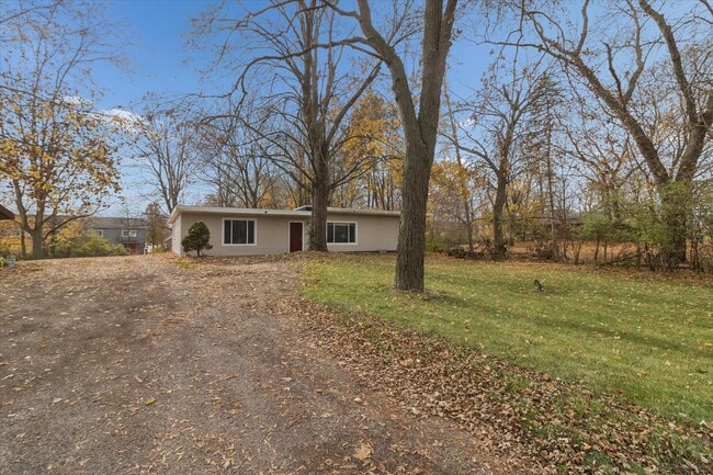 Building Photo - 671 W Clark Rd