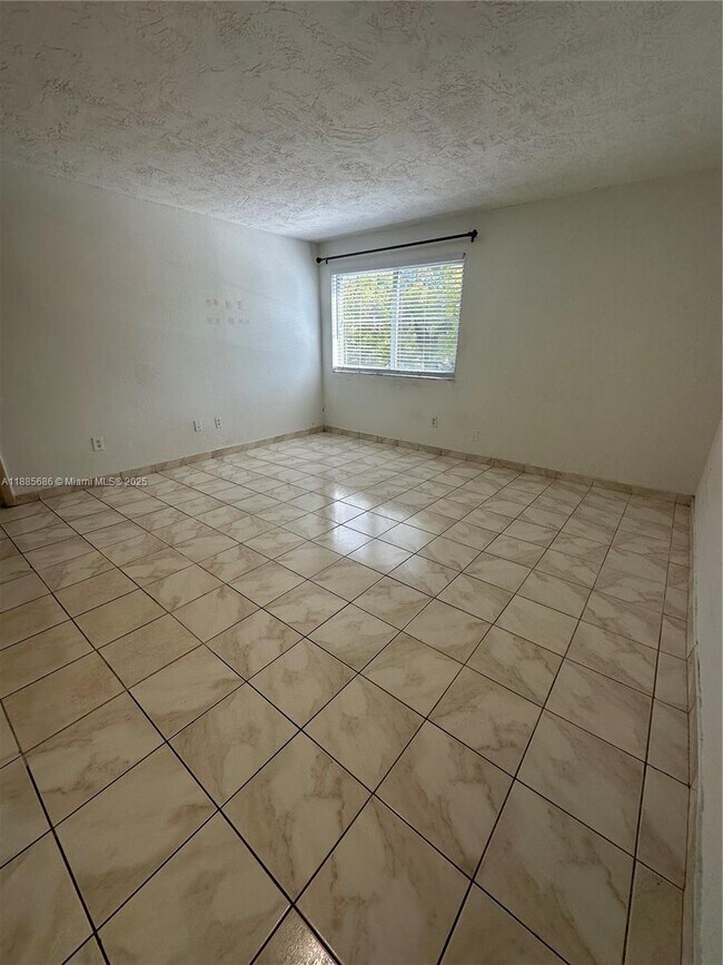 Foto del edificio - 5505 NW 7th St