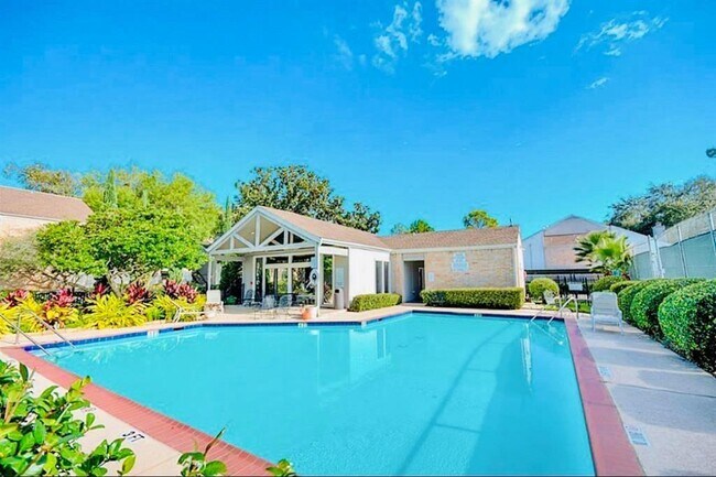 Club house and swimming pool - 7900 N Stadium Dr