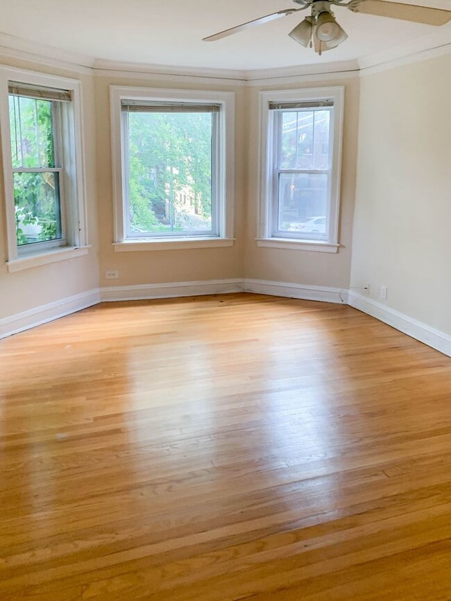 Building Photo - 4913 N Hermitage Ave