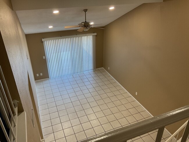 Building Photo - Spacious Townhouse near McKellips & Lindsay across from Community Pool