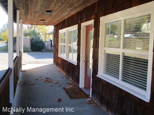 Building Photo - 2 br, 2.5 bath House - 3720 East Bay Drive