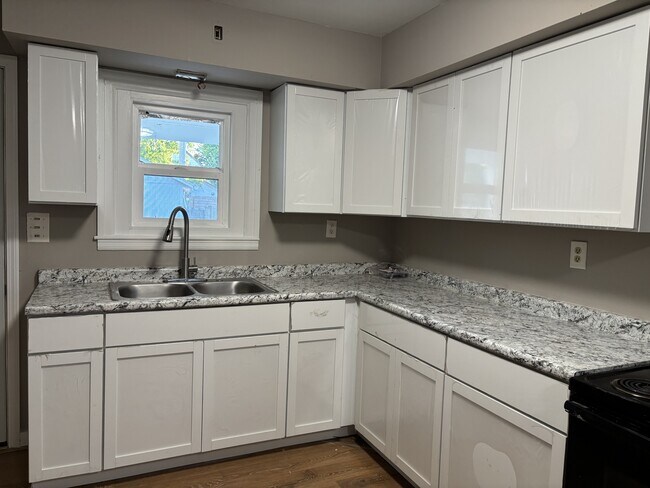 Foto del edificio - 1223 Campbell Ave